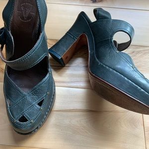 Frye Marine Blue Platforms Sz 9.5